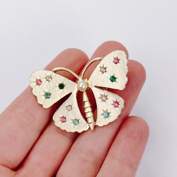 VTG 1950s Butterfly Brooch Colorful Rhinestone Pearl Mid Century Gold Tone Pin - Picture 3 of 8